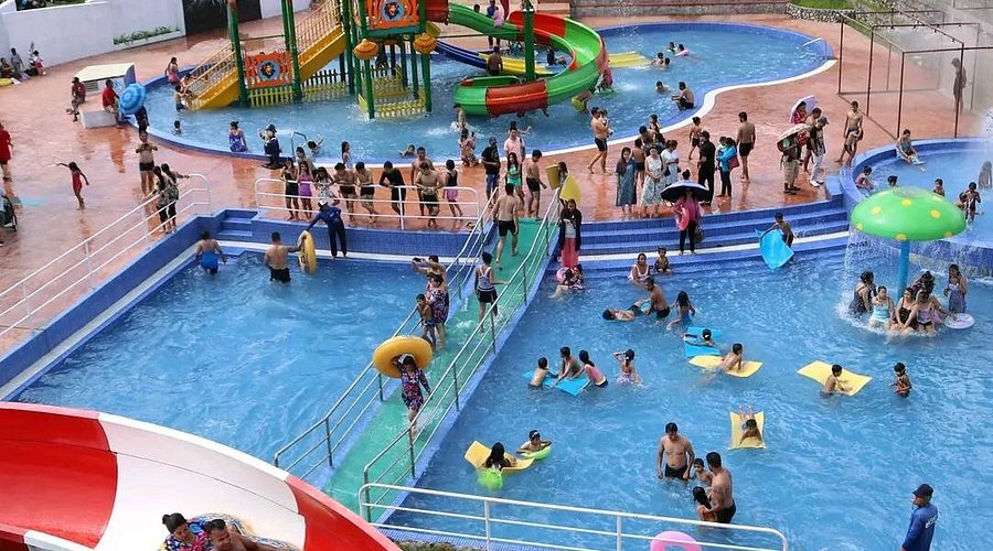 Swimming at BIG SPLASH Waterpark